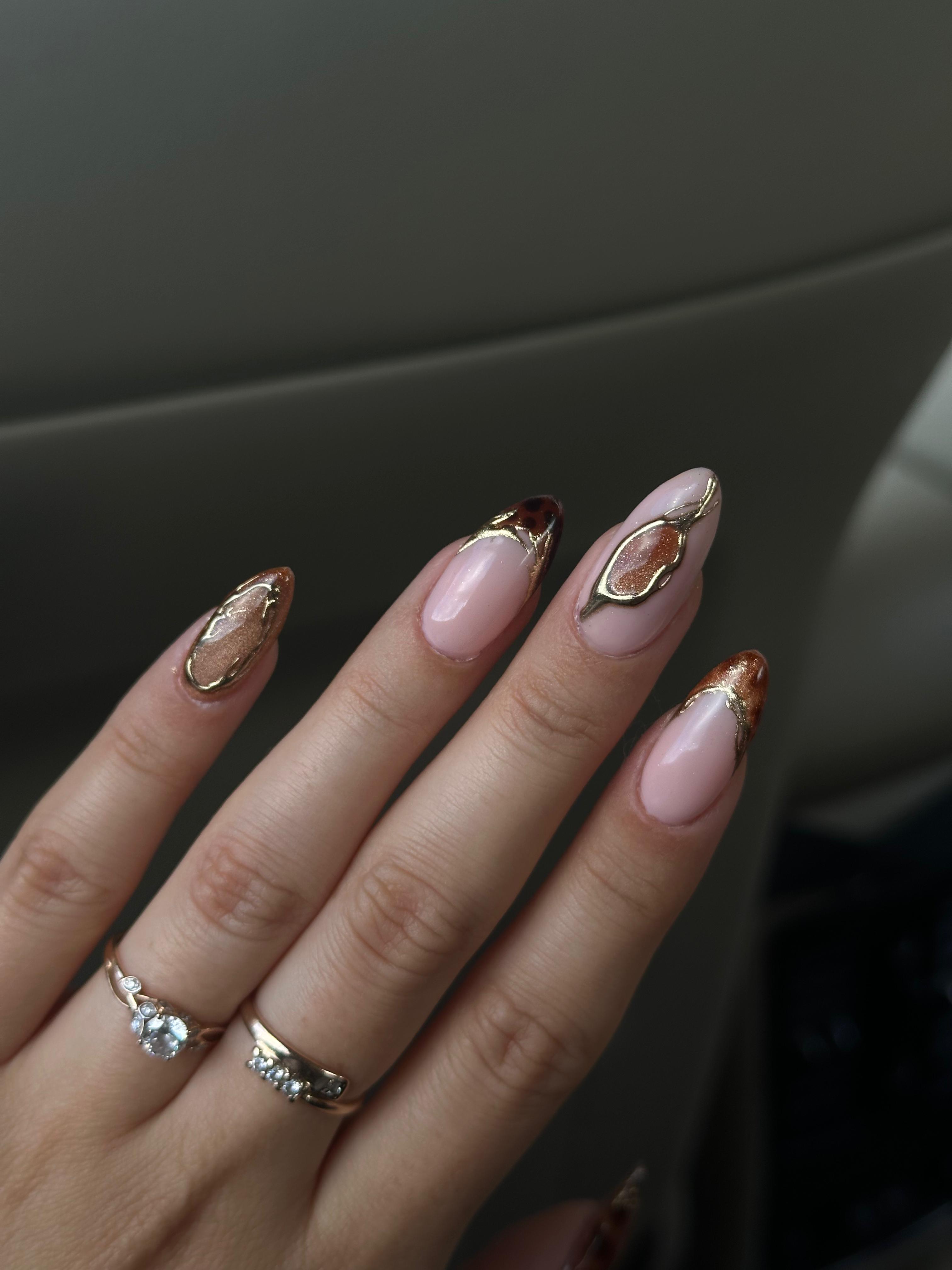 Chrome Nail Art · Moonlit Nails Hildesheim
