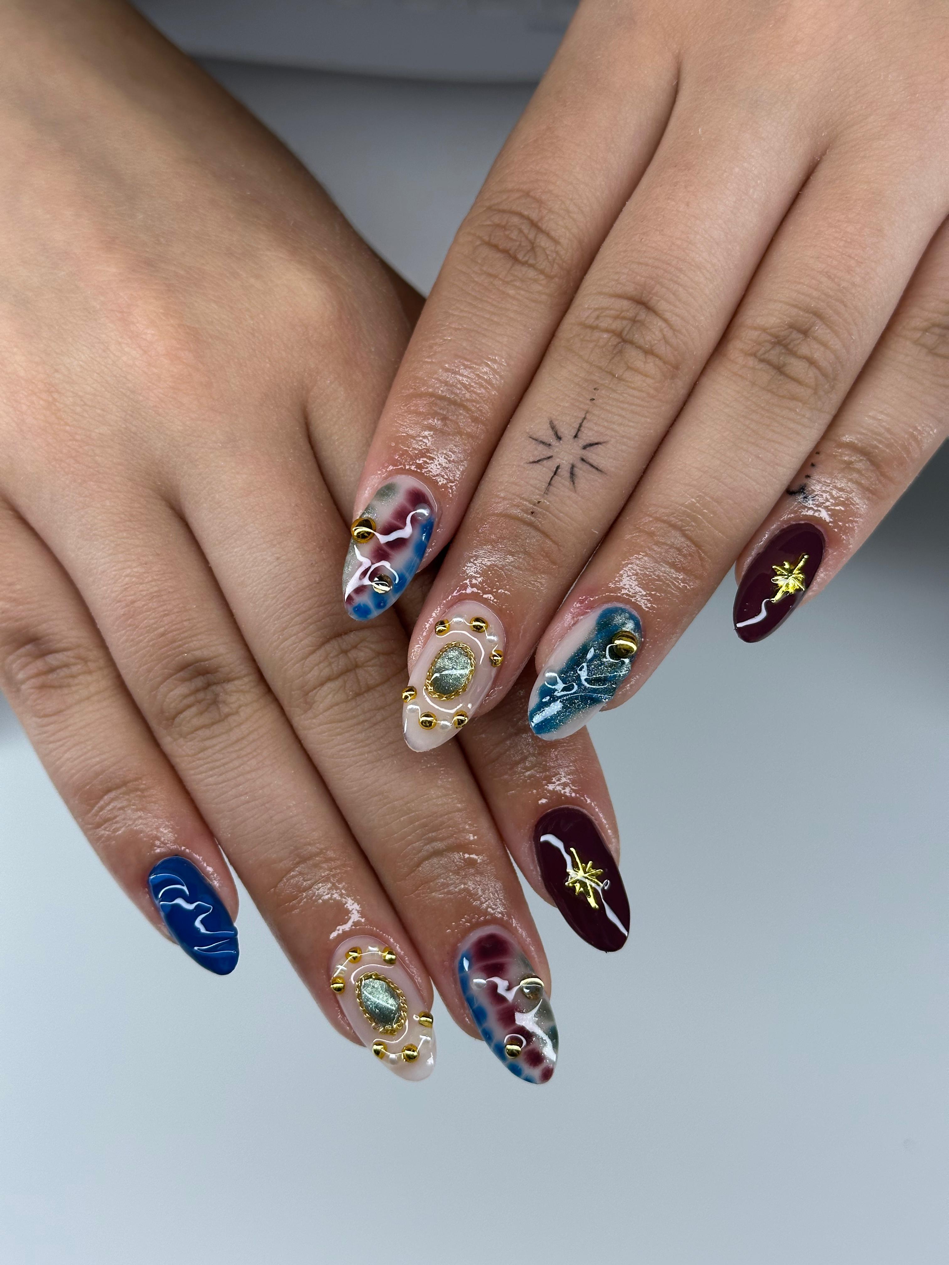 Stiletto Nail Art · Moonlit Nails Hildesheim