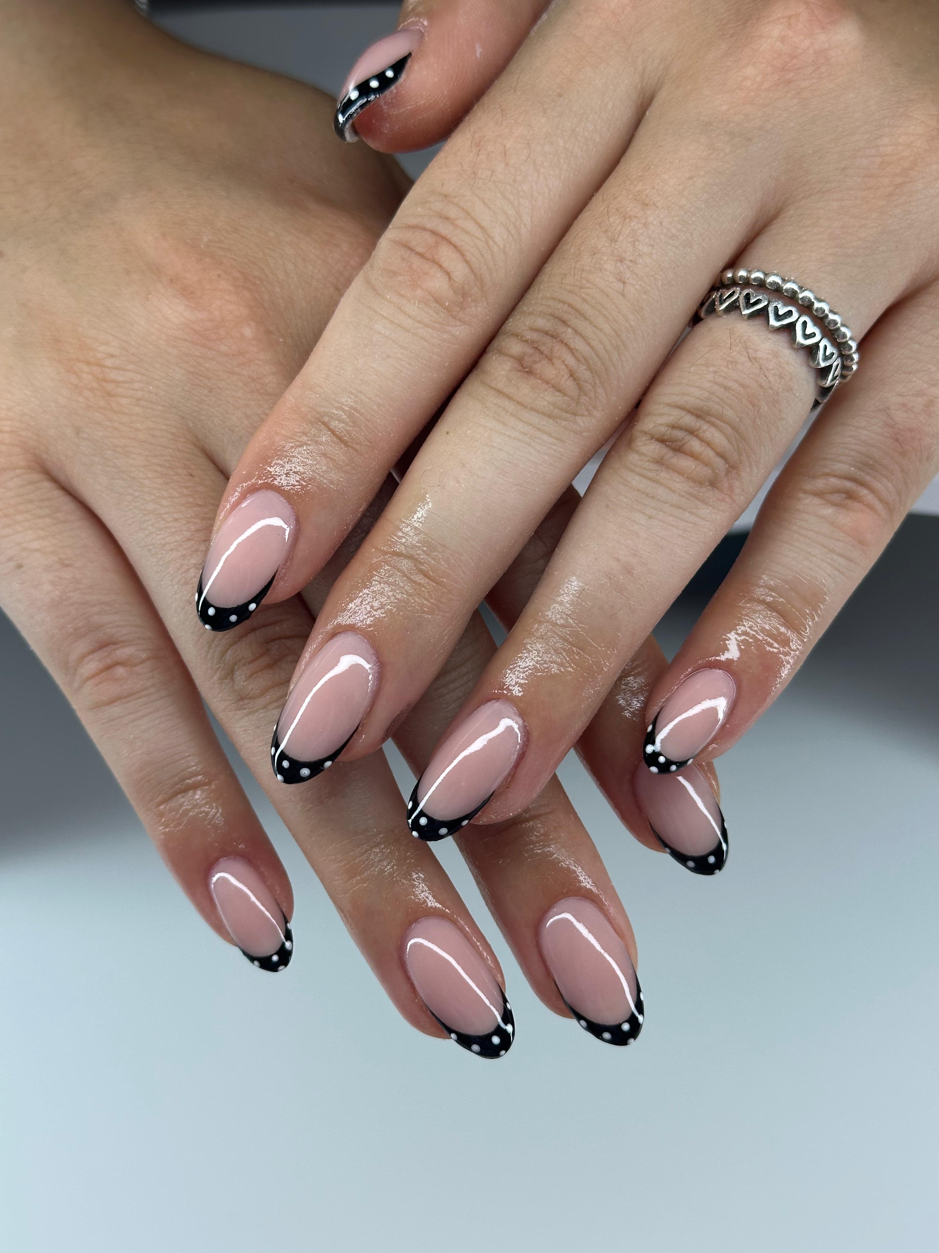 Goldakzente Maniküre · Moonlit Nails Hildesheim